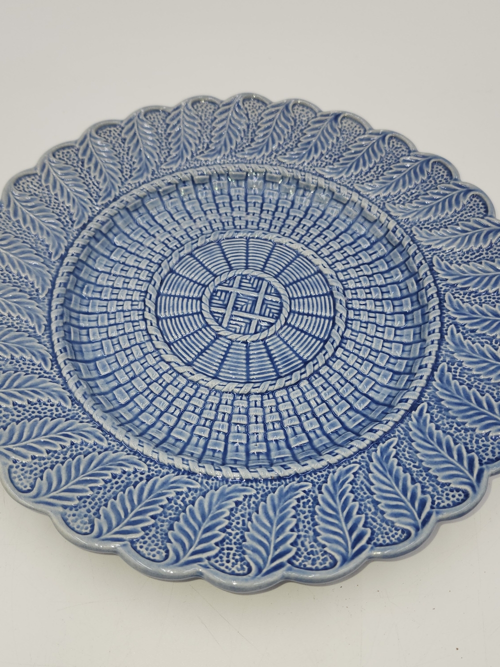 Vintage Portugal Majolica Bordallo Pinheiro Basketweave Purple Dinner Plate 10”